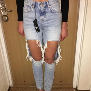  - Nya jeans från BIKBOK i str XS. 