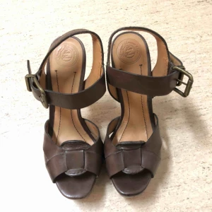  -  🌟 Superfina klackar från Zara, i storlek 38 men är mer som 37. Kan mötas upp ri Helsingborg eller skickas mot en fraktkostnad 📮 