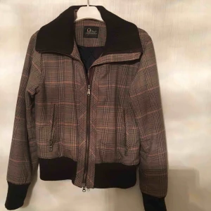  - En vintage jacka från Peak Performance i gott sKick.storlekS