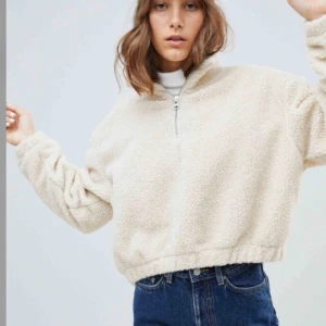  - Oversized fleece från weekday, går att pruta vid snabbt köp!!🤪