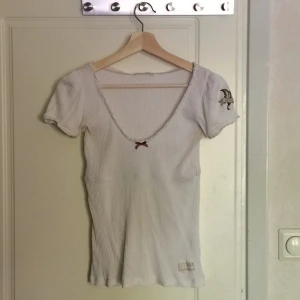  - Vit blus från Odd Molly.