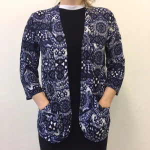  - Blå tunn blazer utan knappar