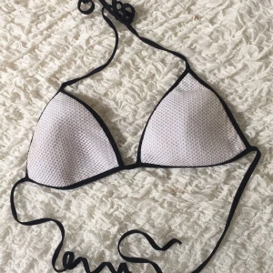  - Bikiniöverdel ifrån Ginatricot. Fint skick!