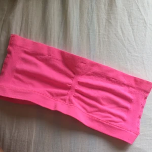  - ALLT SKA BORT! Annars slängs det.   Allt är i bra skick, har tröttnat på dessa plagg, därför säljer jag de billigt   5kr via Swish, frakt 7kr 🌟