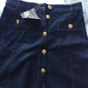  - Baum & pferdgarden klänning helt ny Se nypris på etikett Vinterns kollektion Köparen står för frakt