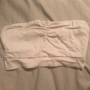  - Köpt på Ginatricot, används endast ett fåtal gånger, i str S Köparen står för eventuell frakt