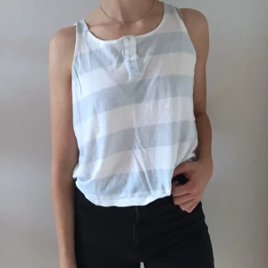  - Glatt linne från Monki, i fint skick! 