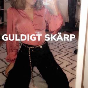 Skit cool guldig kedja (skärp) från NAKD! Köparen betalar frakt⚡️💥💰💛