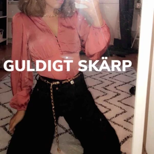  - Skit cool guldig kedja (skärp) från NAKD! Köparen betalar frakt⚡️💥💰💛