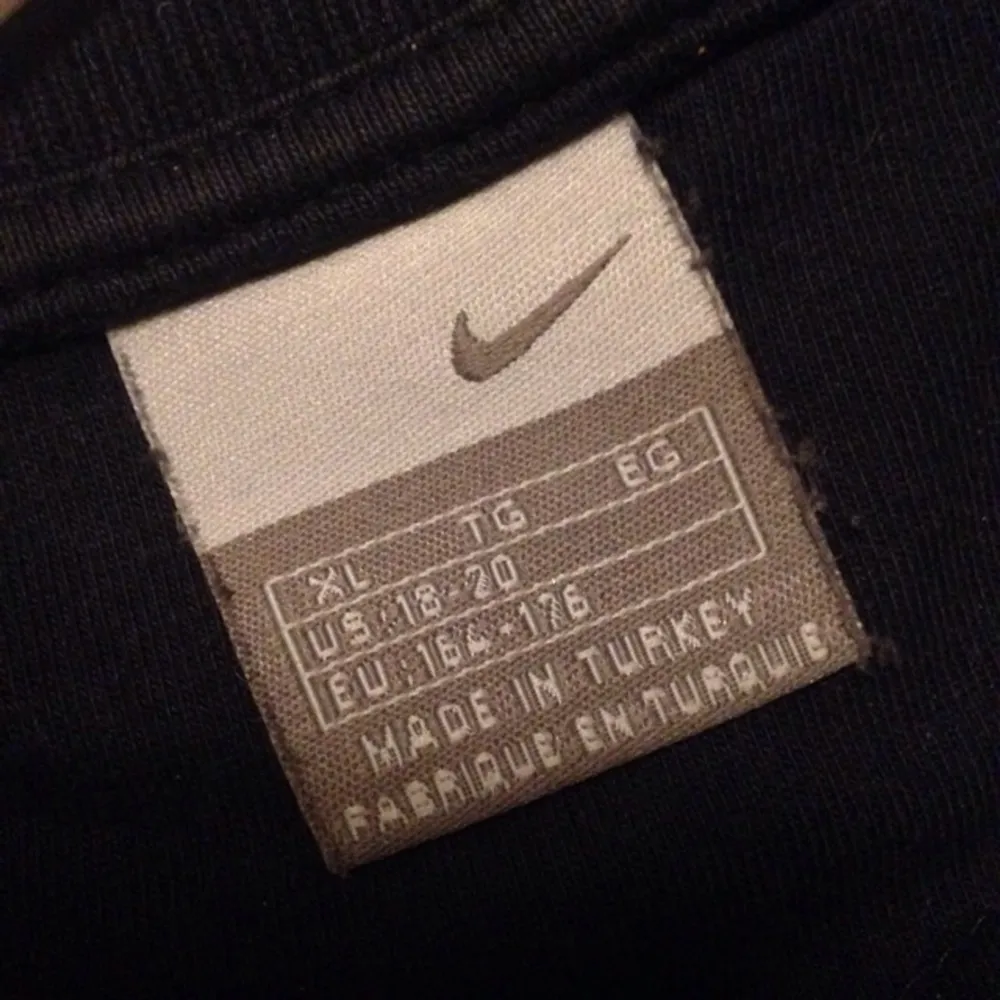 Dark blue Nike sweat which i cropped myself. Only worn a few times. A really nice, not too oversized fit.. Hoodies.