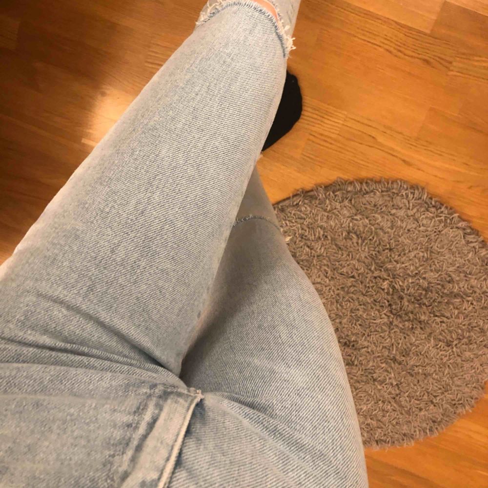 Helt nya skinny jeans från bikbok. Högmidjade och stretchiga. Säljer då de tyvärr aldrig blivit använda. Priset kan diskuteras vid snabb affär. . Jeans & Byxor.