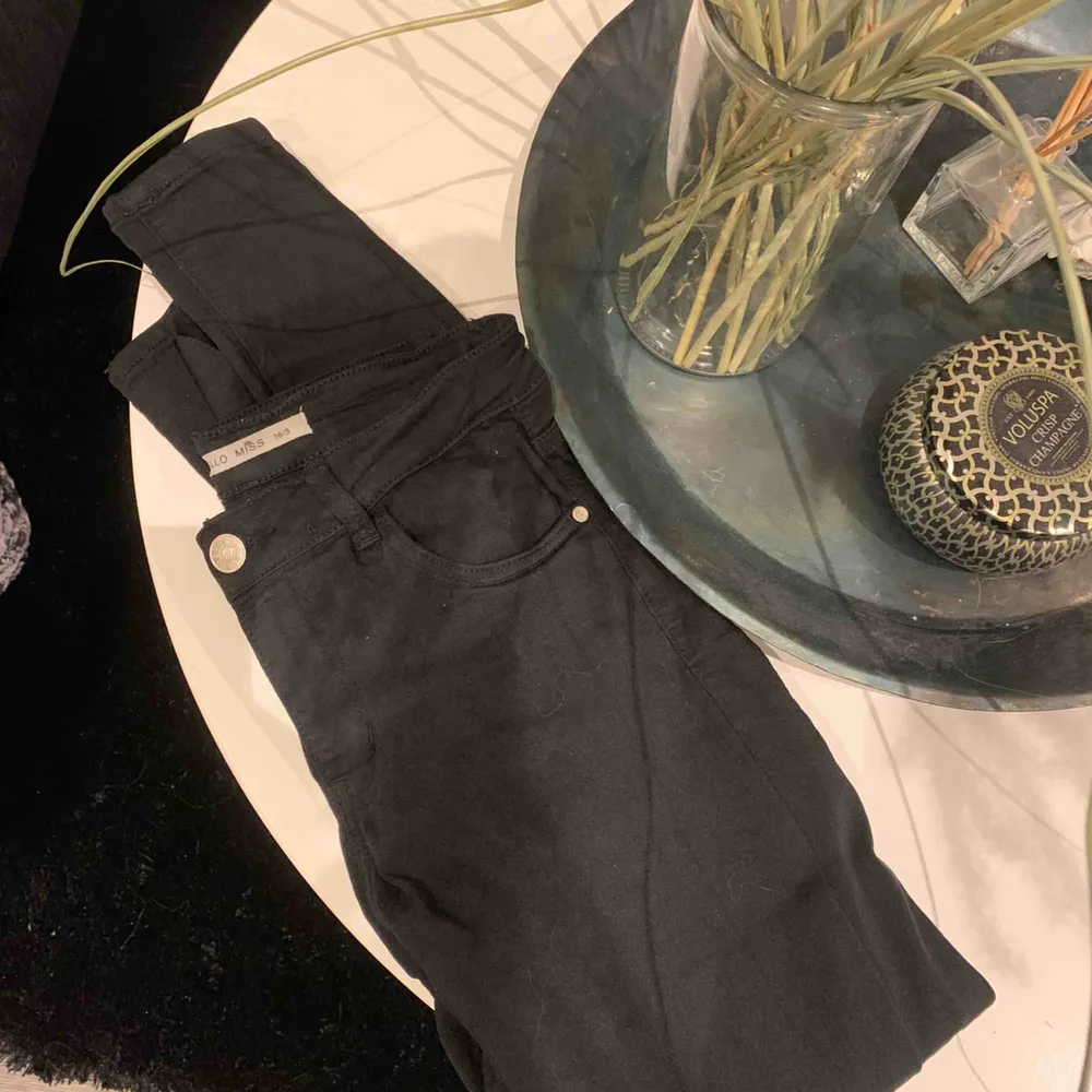 Helt vanliga svarta byxor från Gina. 30kr+ frakt. Jeans & Byxor.