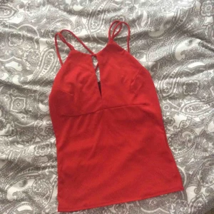  - Oanvänd top från bikbok Storlek zs Jätte fin rygg