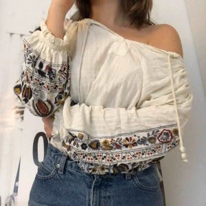  - Blus från Stella Forest 🌻 Sparsamt använd, superbra skick! 