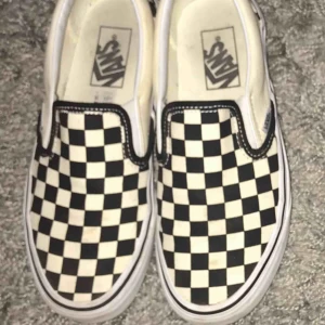  - Säljer mina jätte fina vans. Använd ute 2-3 gngr  Köparen står för frakt🥰