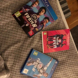  - Helt ny FIFA 19, köptes för 600kr och är i bra skicka! Pris kan diksuteras👍🏻 Kan spela på ps4! 