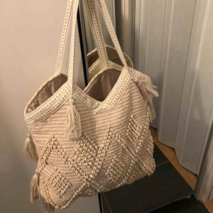  - Nu väska. Nypris 299kr Frakten är inräknat 