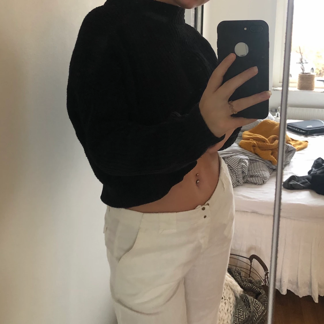 Svart stickad tröja