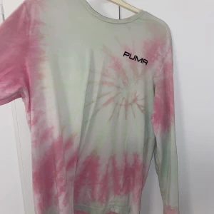 Batik puma - Snygg tie dye puma tröja, jätte cool. Inga skador