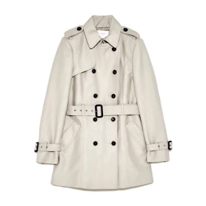 Klassisk trenchcoat  - Helt ny klassisk trenchcoat från Zara, som inköptes 2019 men som tyvärr aldrig kommit till användning. Den är endast testad. PMa mig för fler bilder på kappan. Nypris: 900kr 😊