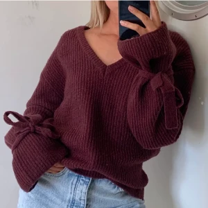 Mysig tröja, Linn Ahlborg X NA-KD - Säljer en mysig stickad tröja från Linn Ahlborgs kollektion med nakd. Fint skick! Storlek XS (stor i storlek så passar nog XS-M) Spårbar frakt 63kr