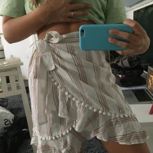 Söt sommarkjol - Aldrig använd! 