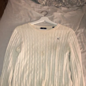 Gant  - Säljer en jätte fin gant tröja! Lite sliten. Funkar som storlek xs