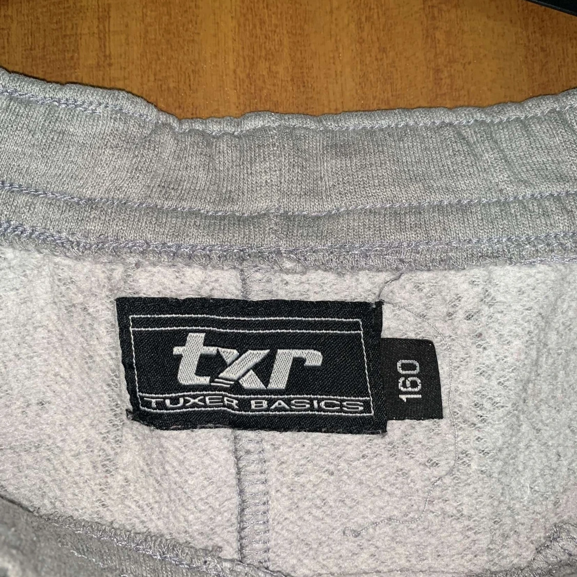 Gråa mjukisbyxor  - 91