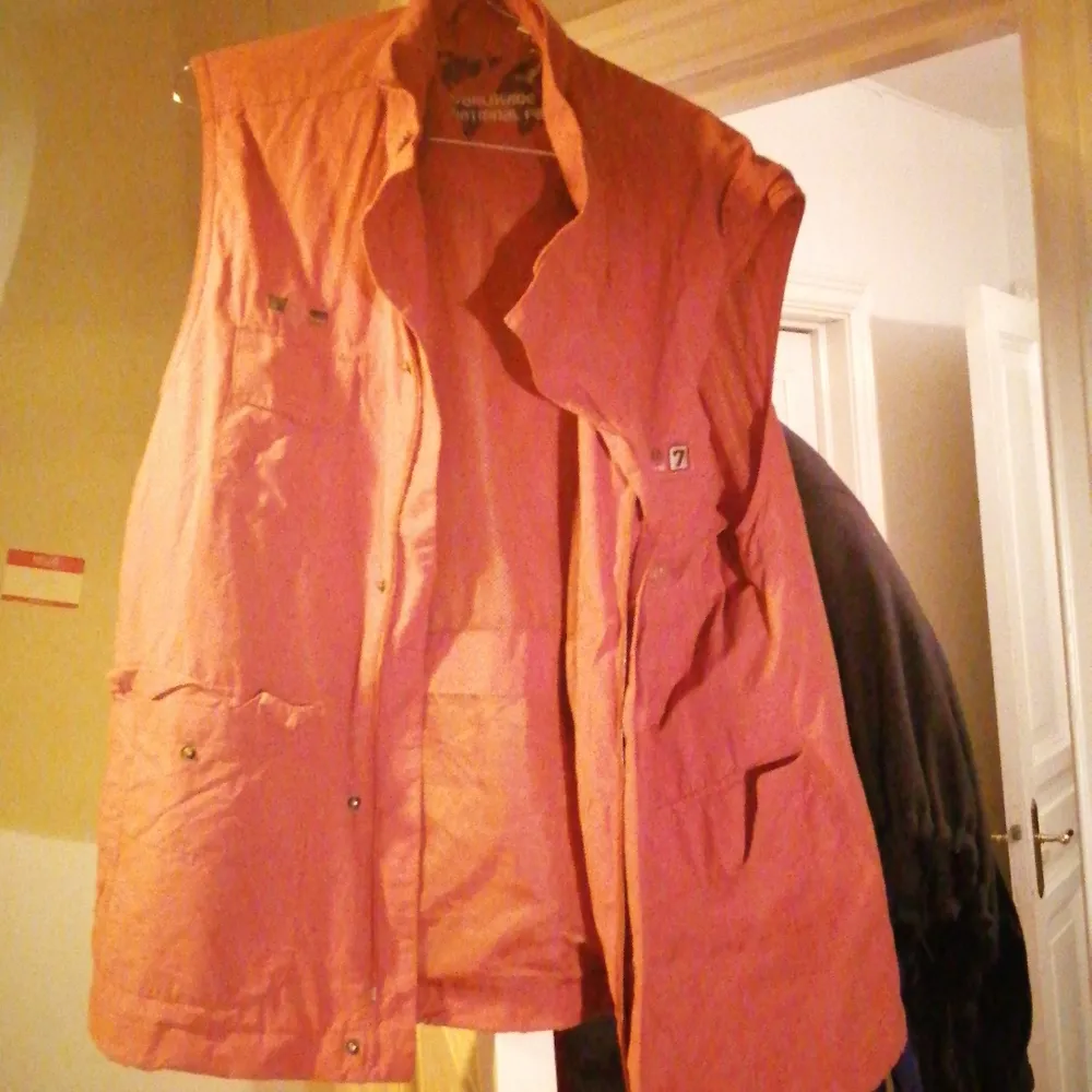 Vintage orange vest. Toppar.