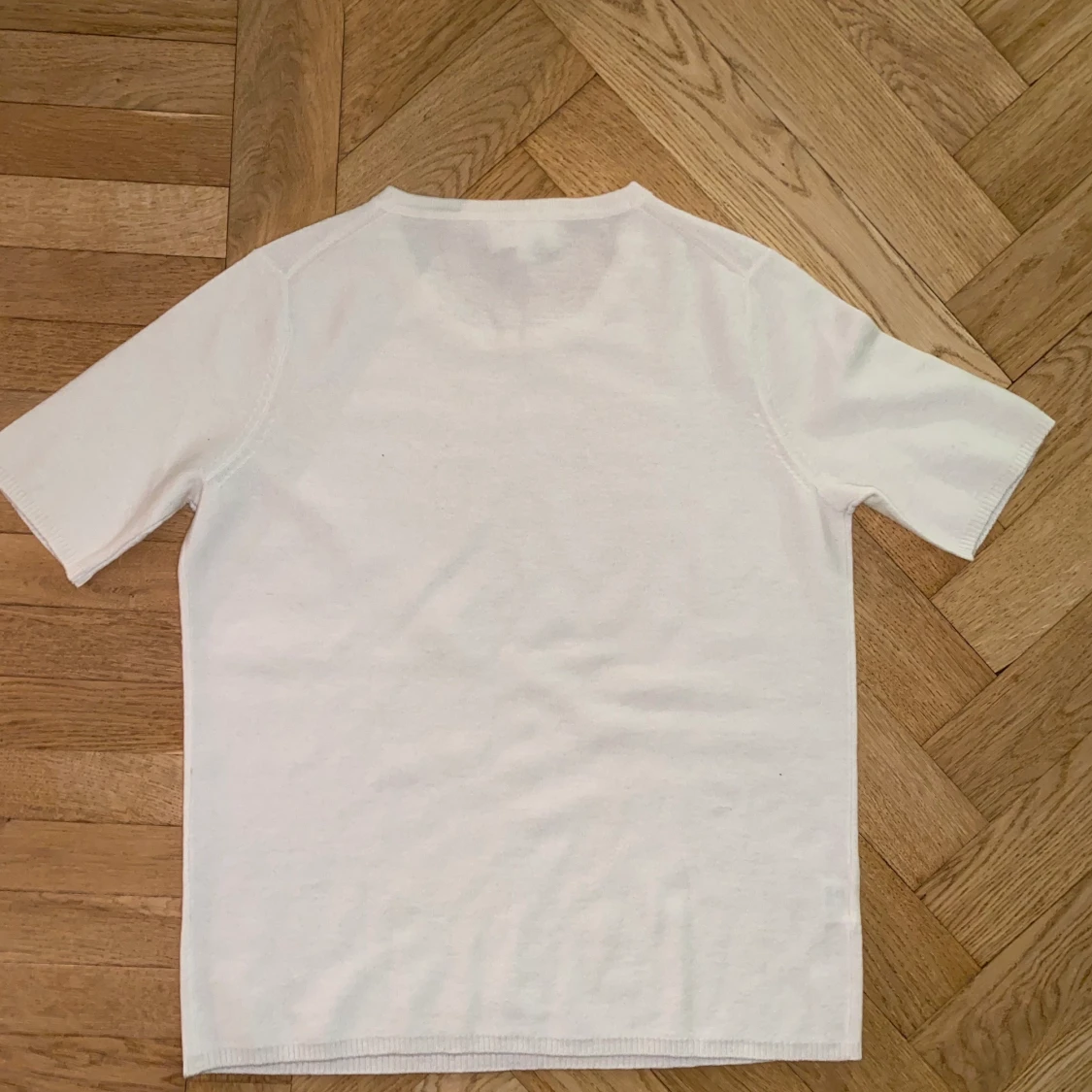 Helt ny soft goat t shirt - vit  - 90