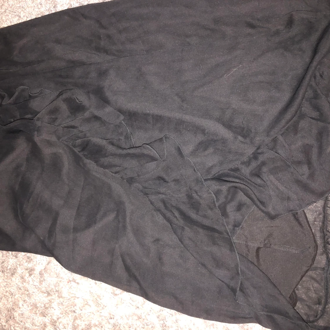 Svart kjol ganska lång  - 91