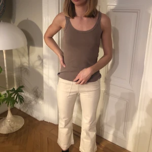 Brunt Intimissimi Linne - Enkelt brunt Intimissimi linne som är i gott skick! Strl S och stretchig, skriv för mer info! 