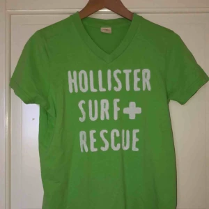 Hollister tshirt - T-shirt från Hollister, storlek S (herr) mer som M för dam, bra kvalité och nästan aldrig använd