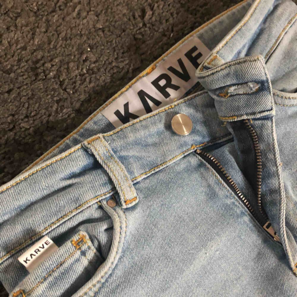 ljusblåa ripped jeans från Karve. Använda några gånger bara, strl Xs.. Jeans & Byxor.