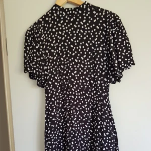  - Dress from Zara. 100 sek + shipping, or meetup in Uppsala. 