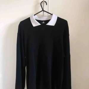  - UMBRO x SWEET SKTBS LONGSLEEVE  Skick 10/10 (använd en gång) tröjan sitter mer som en S  Köparen står för frakt