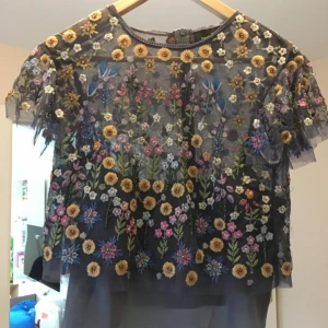  - Needle & thread tvådelad klänning. Använd 4 ggr, köpt på Asos nypris ca 1500 kr. Kom med bud! Exkl frakt ❤