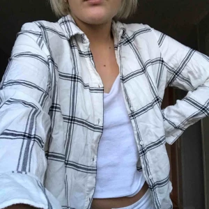  - Skjorta från hm, bra skick 