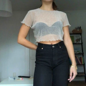  - Säljer denna meshtopp. Frakten är 63kr eller mindre