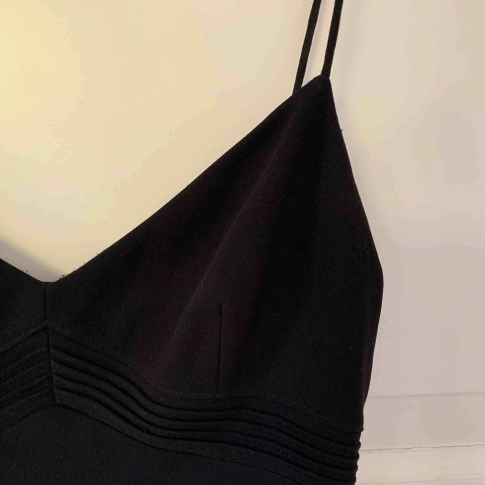 Superfin klänning från Calvin Klein. Frakt 36kr. Klänningar.