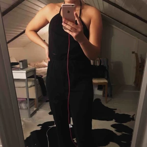  - Jättefin byxdress bara testad men aldrig använd.  Vet dock ej varifrån då de var en present 