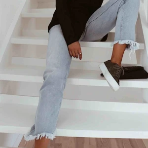  - Jeans från hm. frakt tillkommer :) 