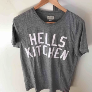  - Grå t-shirt herrmodell