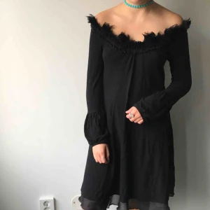  - Svart klänning, bra skick! (Köparen står för frakten)