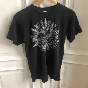  - Masshysteri - Kan  hämtas i Uppsala eller skickas mot fraktkostnad 