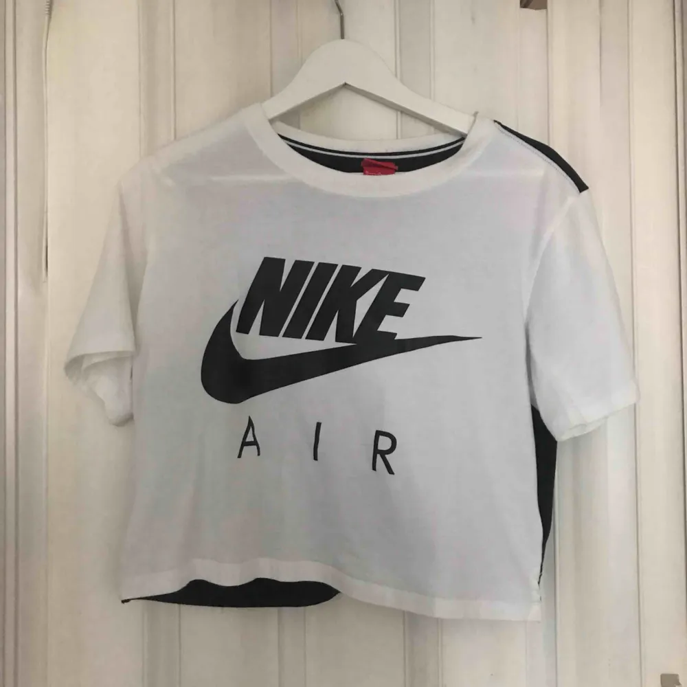 Superfin t-shirt från Nike. Köparen står för frakten 💕. T-shirts.