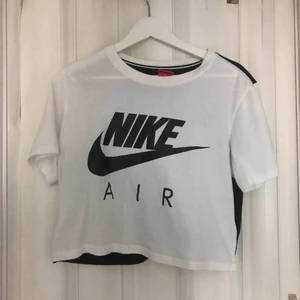  - Superfin t-shirt från Nike. Köparen står för frakten 💕