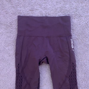 gymshark tights - säljer mina energy seamless tights från gymshark!! bra skick trots användning ✨ frakt: 40kr
