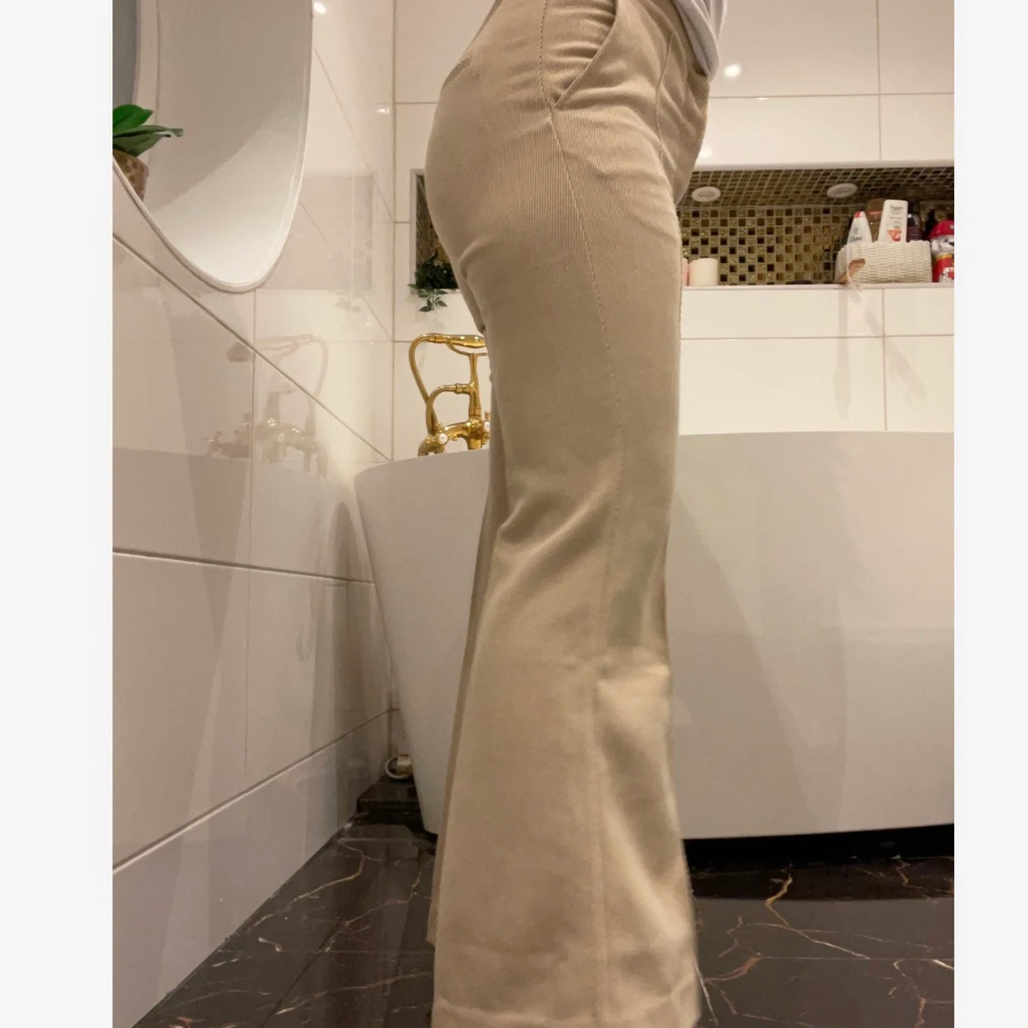 Utsvängda byxor  - 90