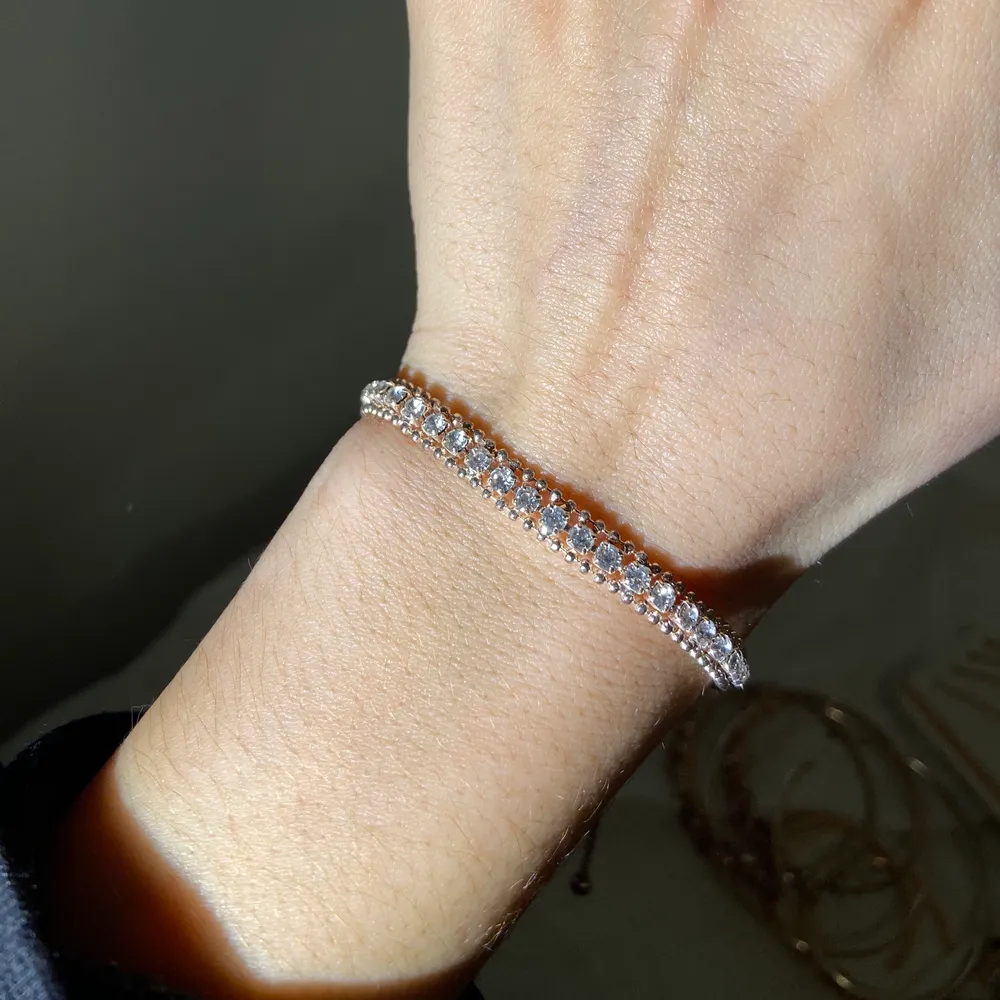 Finns fler smycken på min sida! Detta armband är i roseguld (justerbar så man kan anpassa storleken)💕🌟. Accessoarer.